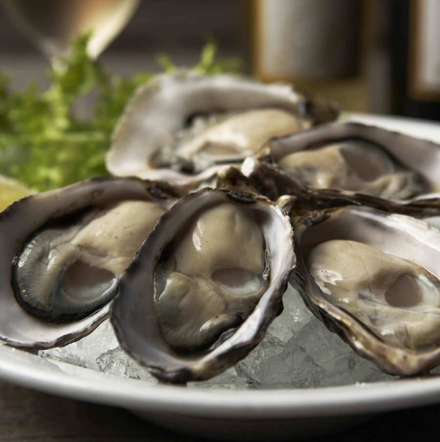 「海のミルク」と言われるほど栄養価の高い牡蠣は、レッドロブスターでは年中お召し上がり頂けます☆
身も濃厚かつ肉厚でとっても美味しいですよ♪
